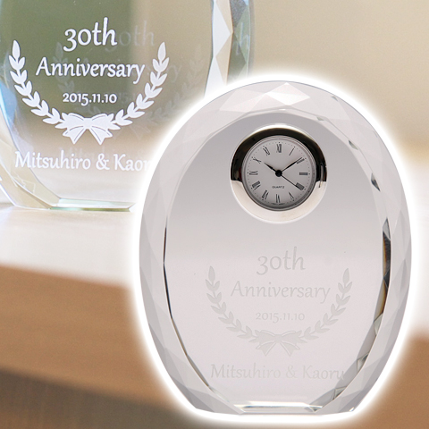 結婚記念日や誕生日・退職祝いの記念品にクリスタル時計 ダイヤカット